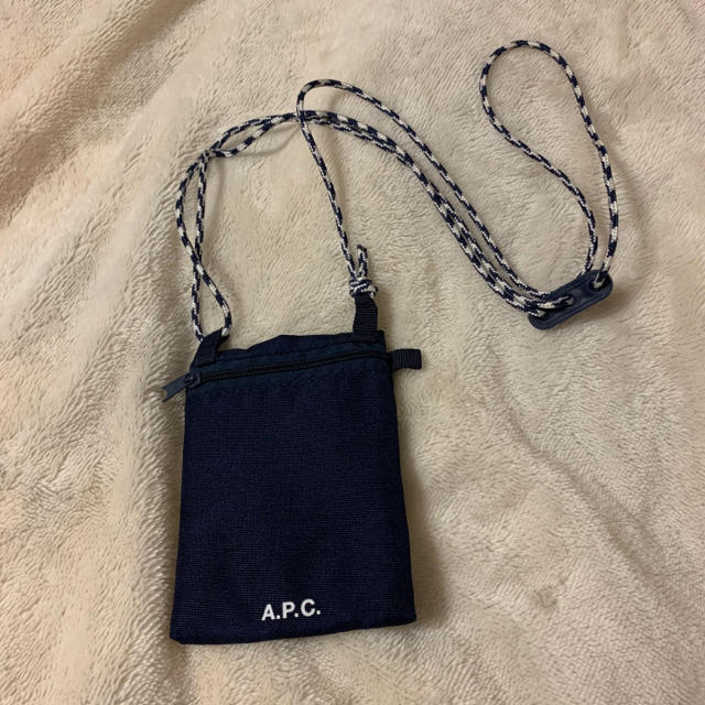 A.P.C(アーペーセー)のA.P.C  ネックウォレット メンズのファッション小物(コインケース/小銭入れ)の商品写真