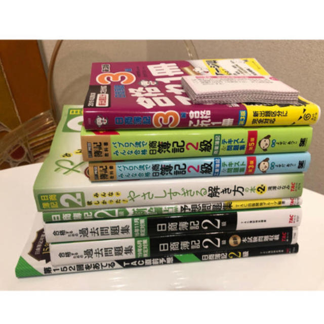 TAC出版(タックシュッパン)の簿記2級　参考書　合格セット エンタメ/ホビーの本(資格/検定)の商品写真