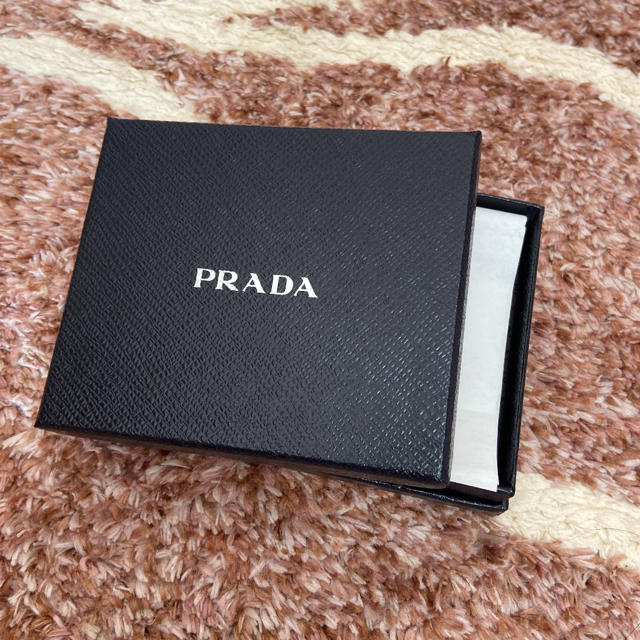PRADA - プラダ PRADA ギフトボックス 箱の通販 by ミムミム's PRADA - プラダ PRADA ギフトボックス 箱の通販 by ミムミム's