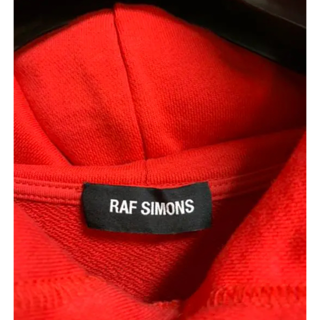 RAF SIMONS(ラフシモンズ)のラフシモンズ　プリント　オーバーサイズプルオーバー　パーカー　赤　S メンズのトップス(パーカー)の商品写真