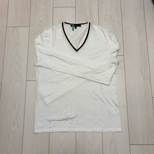 Gucci(グッチ)のGUCCI Vネックシャツ メンズのトップス(Tシャツ/カットソー(七分/長袖))の商品写真