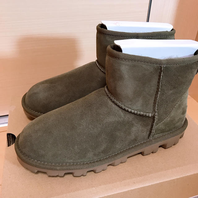 UGG ESSENTIAL MINI 24cm ブーツ