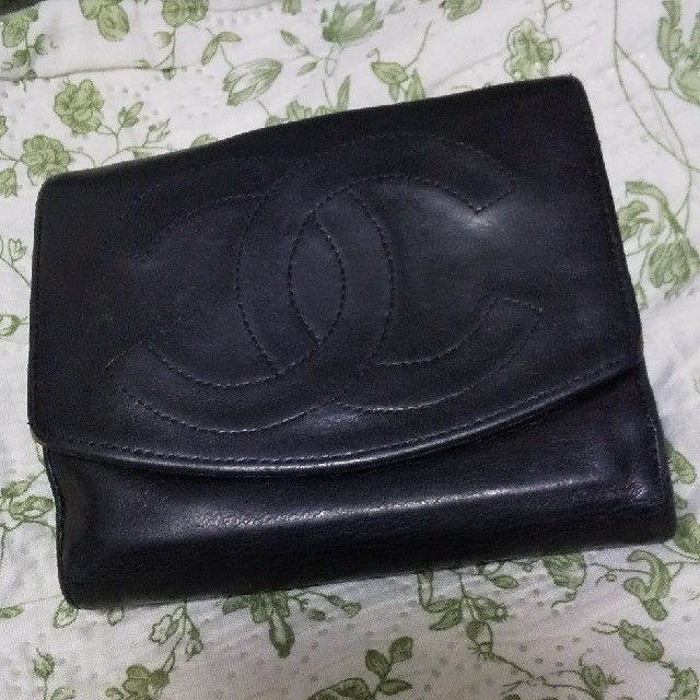 CHANEL(シャネル)の☆専用☆ 使用感あり 黒 折り財布① レディースのファッション小物(財布)の商品写真