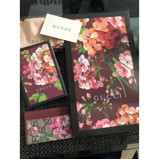 グッチ(Gucci)のGUCCI フラワー パスケース(名刺入れ/定期入れ)