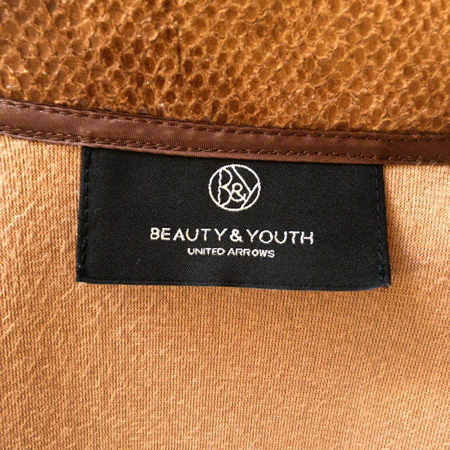 BEAUTY&YOUTH UNITED ARROWS(ビューティアンドユースユナイテッドアローズ)の今季最後のお値下げ‼️✨ Faux leather トレンチコート✨ レディースのジャケット/アウター(ロングコート)の商品写真