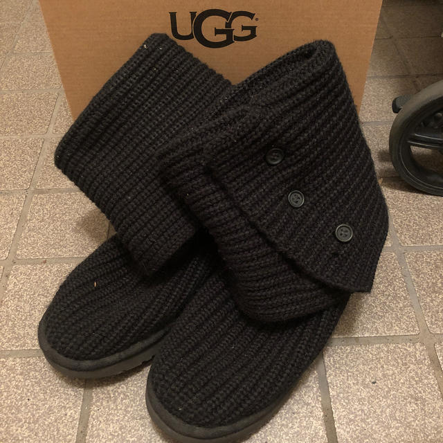 UGG(アグ)のUGG ニットブーツ　アグ　黒　ブラック レディースの靴/シューズ(ブーツ)の商品写真