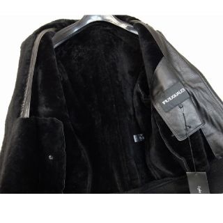 「専用 1PIU1UGUALE3 ムートンボンバージャケット AKM」に近い