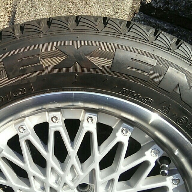 スタッドレスタイヤ　ホイール付 195/65R15