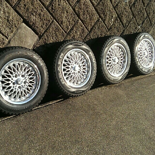 スタッドレスタイヤ　ホイール付 195/65R15