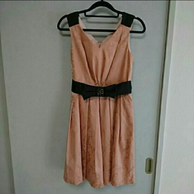 【美品】エレガントなサーモンピンクのドレス