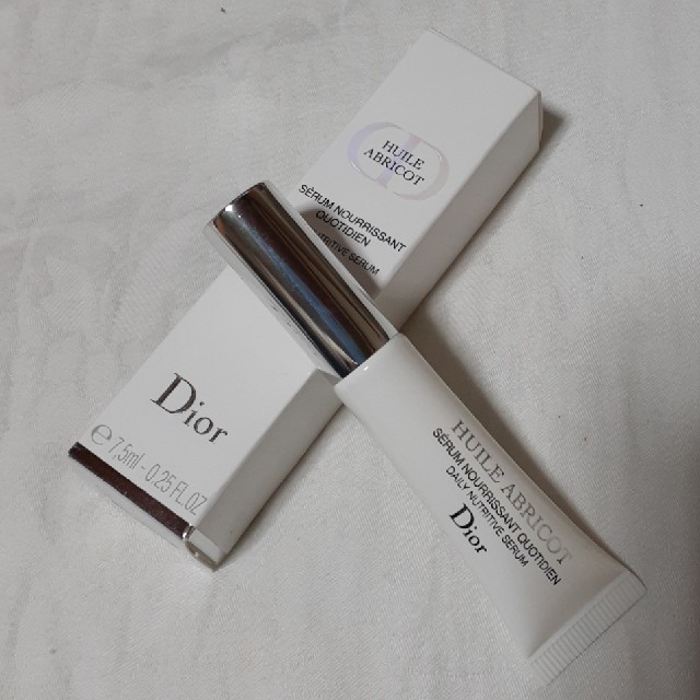 Christian Dior(クリスチャンディオール)のRe♡様専用♡Dior セラムネイルオイルアプリコ コスメ/美容のヘアケア/スタイリング(オイル/美容液)の商品写真