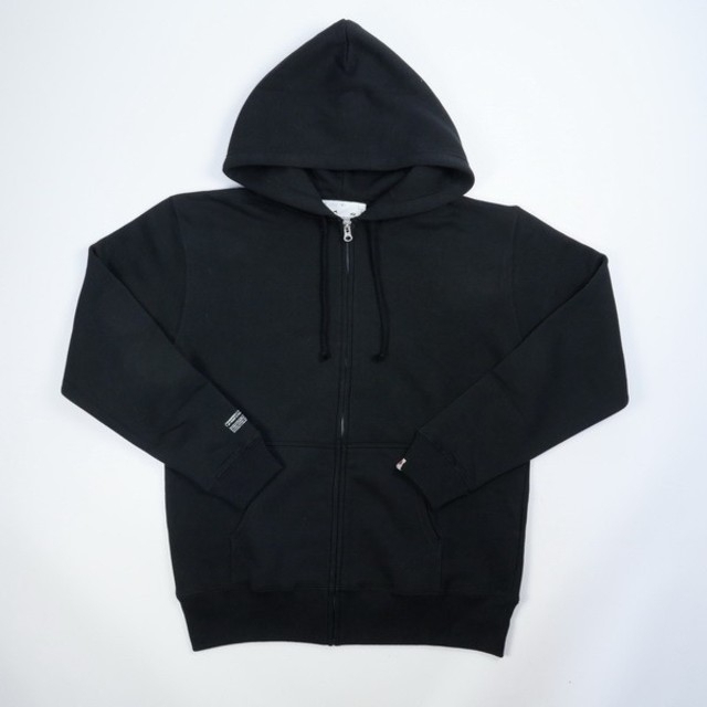 サンダーボルトプロジェクト ZIP HOODIE イーブイ