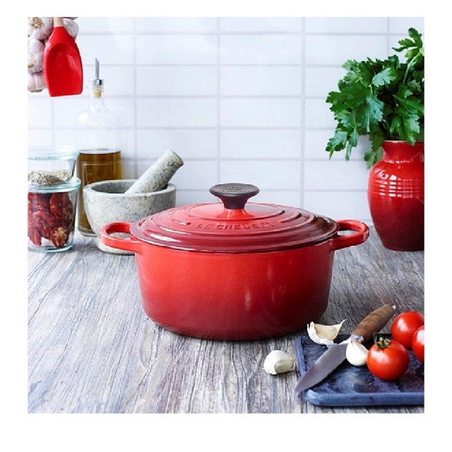 LE CREUSET(ルクルーゼ)のカタナ様専用　ル・クルーゼ　ココットロンド　18　チェリーレッド インテリア/住まい/日用品のキッチン/食器(鍋/フライパン)の商品写真