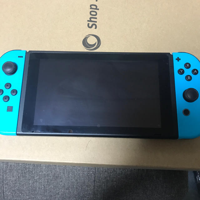 Nintendo switch本体とジョイコンセット