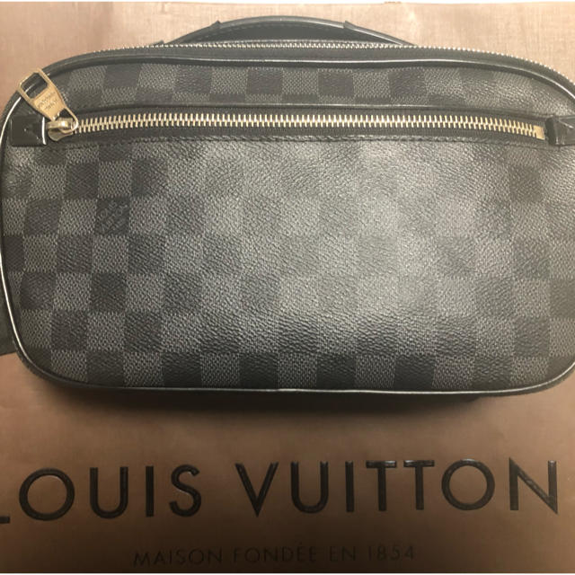 LOUIS VUITTON(ルイヴィトン)の美品　LOUIS VUITTON ボディバッグ　アンブレール ダミエグラフィット メンズのバッグ(ボディーバッグ)の商品写真