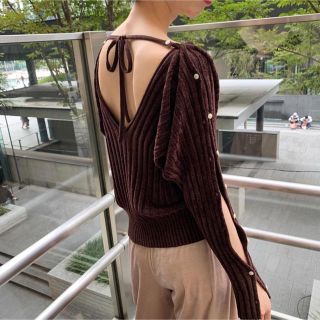 ミッドウエスト(MIDWEST)のNAIFE   19aw Shoulder opened top brown (ニット/セーター)