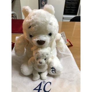 ヨンドシー(4℃)のくまのプーさんぬいぐるみ(ぬいぐるみ)