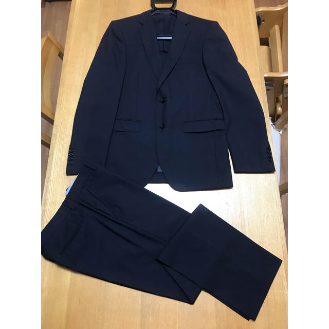 青山(アオヤマ)のブラック 黒 スーツ メンズ 美品 メンズのスーツ(セットアップ)の商品写真
