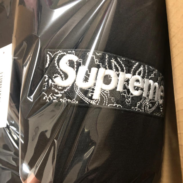 Supreme(シュプリーム)のM 黒　bandana box logo hooded sweatshirt メンズのトップス(パーカー)の商品写真