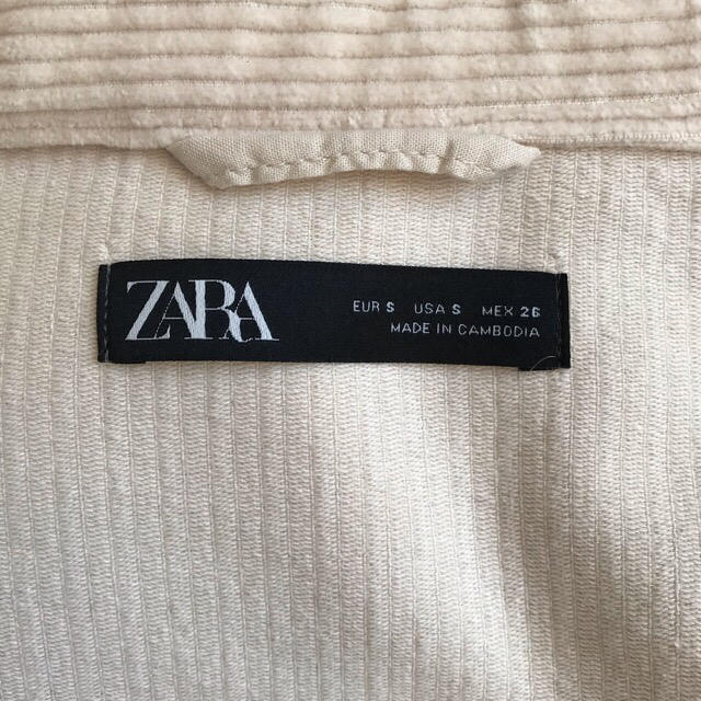 ZARA(ザラ)のZARA  未使用　コーデュロイ  ジャケット　Sサイズ レディースのジャケット/アウター(その他)の商品写真