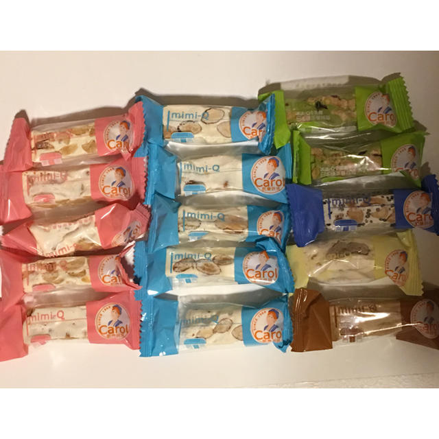 台湾  carol  ヌガー とりまぜ   15個 食品/飲料/酒の食品(菓子/デザート)の商品写真