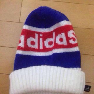 アディダス(adidas)のadidas  ニット帽(ニット帽/ビーニー)