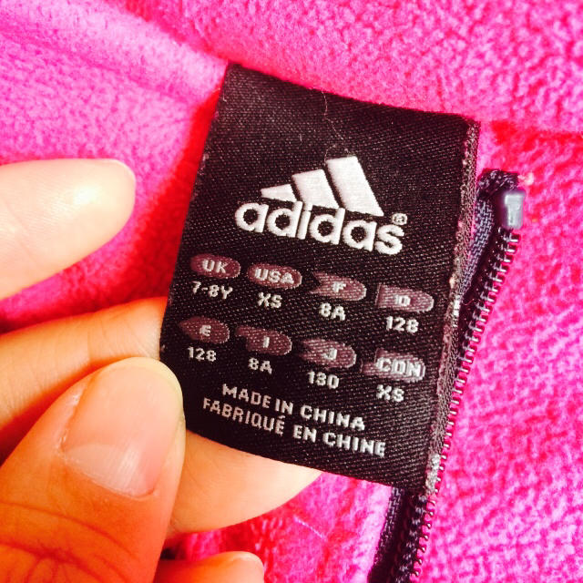 adidas(アディダス)のadidasフリースさらに値下げ中 キッズ/ベビー/マタニティのキッズ服女の子用(90cm~)(ジャケット/上着)の商品写真