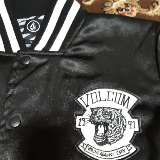 volcom - VOLCOMスタジャンBLACK サイズMの通販 by プリシラ｜ボルコム