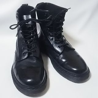 ドクターマーチン(Dr.Martens)の
絶対王道!ドクターマーチン高級牛革レザー8ホールブーツ人気黒!


(ブーツ)