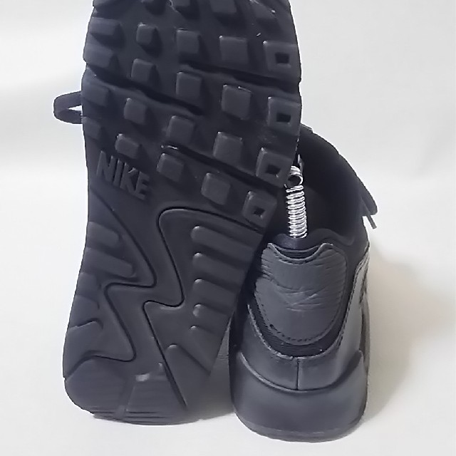 NIKE(ナイキ)の
定12960円限定トリプルブラック!ナイキエアマックス90レザースニーカー メンズの靴/シューズ(スニーカー)の商品写真