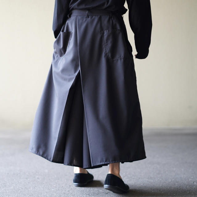 Yohji Yamamoto(ヨウジヤマモト)のYohji Yamamoto プリーツ袴パンツ メンズのパンツ(その他)の商品写真