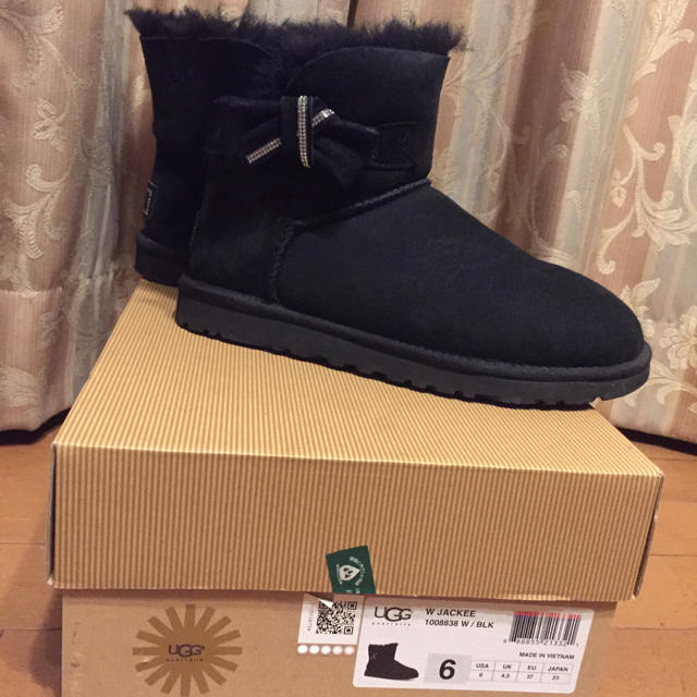 UGG ムートン 黒 ブラック 23cm☆JACKEE スワロフスキー リボン