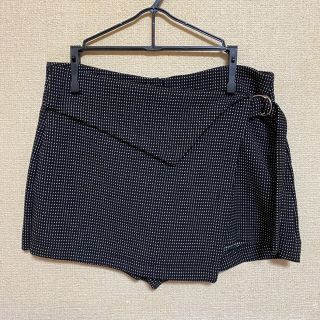 ザラ(ZARA)のZARAドット柄ショートパンツ(ショートパンツ)