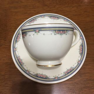 ロイヤルアルバート(ROYAL ALBERT)のROYAL DOULTONのカップ&ソーサー、(食器)