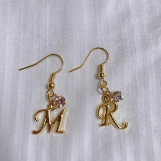 イニシャルピアス イヤリング(ピアス)