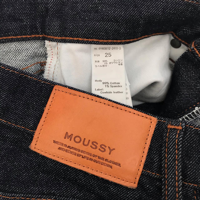 moussy(マウジー)のにう様専用！　MOUSSY MVS SKINNY 25インチ　ワンウォッシュ レディースのパンツ(デニム/ジーンズ)の商品写真