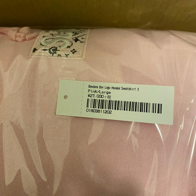 Supreme(シュプリーム)の送料込 L Bandana Box Logo Hooded Pink メンズのトップス(パーカー)の商品写真