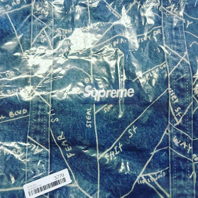 Supreme(シュプリーム)のSupreme Gonz Map Denim Tote Washed Blue メンズのバッグ(トートバッグ)の商品写真