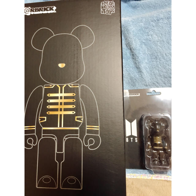 BTS × BE@RBRICK 400%