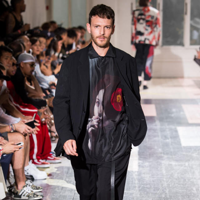 yohji yamamoto 18ss 内田すずめ 椿とタバコ シルクシャツ | フリマアプリ ラクマ yohji yamamoto 18ss 内田すずめ 椿とタバコ シルクシャツ | フリマアプリ ラクマ