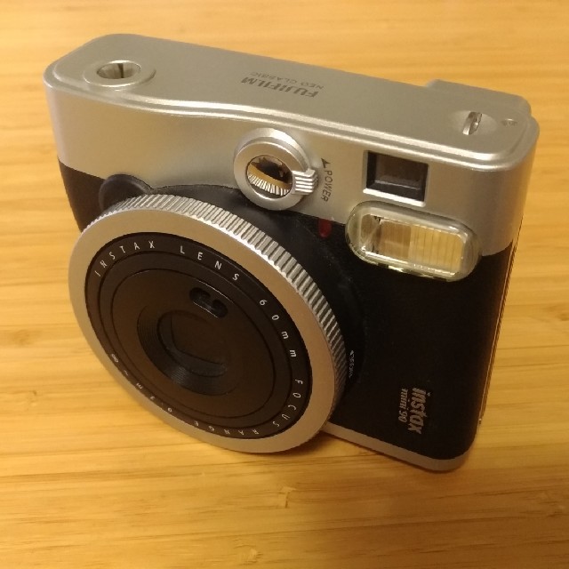 富士フイルム(フジフイルム)のinstax mini neo classic 美品 スマホ/家電/カメラのカメラ(フィルムカメラ)の商品写真