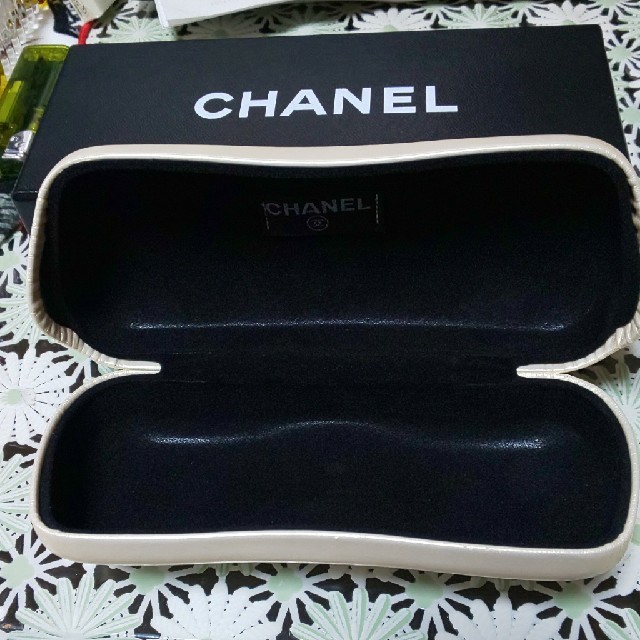 CHANEL - 新品未使用品 ️シャネル CHANEL 眼鏡ケースの通販 by きくりん's shop｜シャネルならラクマ