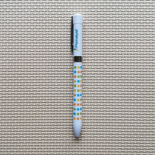 三菱鉛筆(ミツビシエンピツ)のJETSTREAM Fシリーズ3色0.5㎜ ホワイトドット インテリア/住まい/日用品の文房具(ペン/マーカー)の商品写真