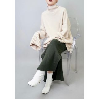 アメリヴィンテージ(Ameri VINTAGE)の最終値下げ！FLARE RIB SWEATER (BEIGE)完売品❗️(ニット/セーター)