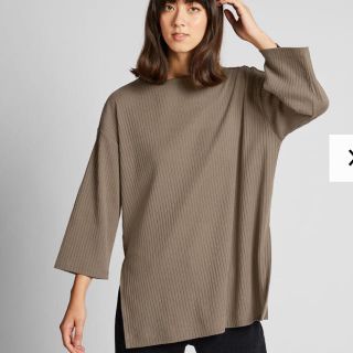 ユニクロ(UNIQLO)のワイドリブリラックスチュニック ベージュ Mサイズ(チュニック)