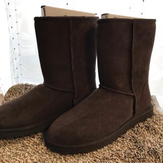 アグ(UGG)の☆新品未使用☆UGG メンズブーツ US9 26cm メンズ(ブーツ)