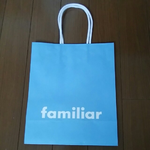 familiar(ファミリア)の新品familiarステッカー＆紙袋セット キッズ/ベビー/マタニティのキッズ/ベビー/マタニティ その他(その他)の商品写真