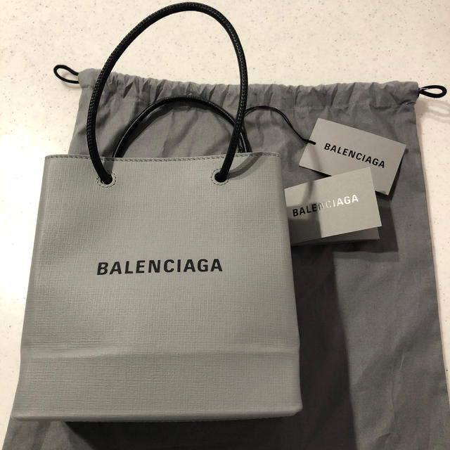 Balenciaga(バレンシアガ)のバレンシアガ✴︎カーフスキンのショッピングバッグロゴ レディースのバッグ(ショルダーバッグ)の商品写真