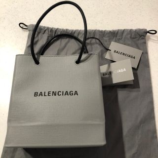 バレンシアガ(Balenciaga)のバレンシアガ✴︎カーフスキンのショッピングバッグロゴ(ショルダーバッグ)