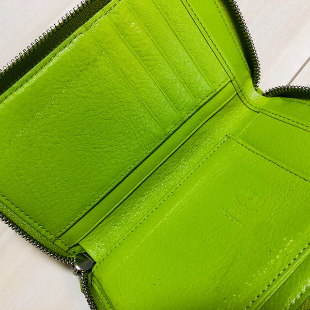 MCM(エムシーエム)の【MCM】ラウンドファスナー 財布 スマホケース レディースのファッション小物(財布)の商品写真